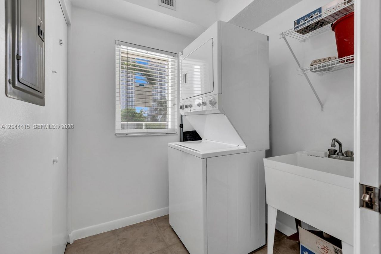 18100 N Bay Rd , Unit 304, Sunny Isles Beach, FL 33160 Photo