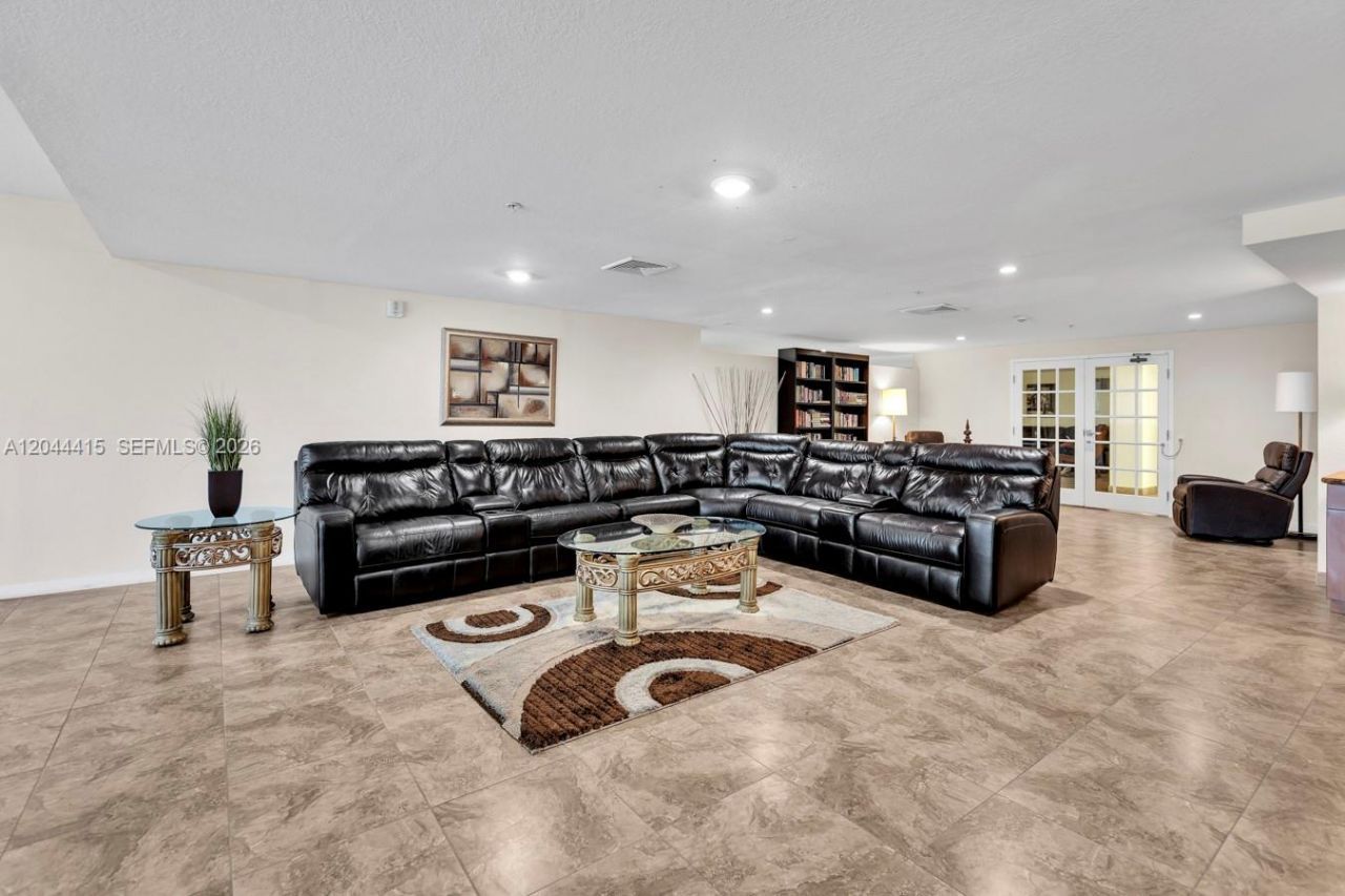 18100 N Bay Rd , Unit 304, Sunny Isles Beach, FL 33160 Photo
