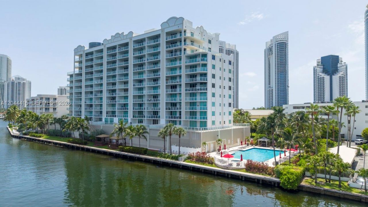 18100 N Bay Rd , Unit 304, Sunny Isles Beach, FL 33160 Photo