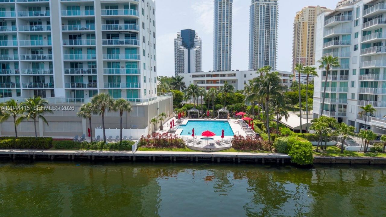 18100 N Bay Rd , Unit 304, Sunny Isles Beach, FL 33160 Photo