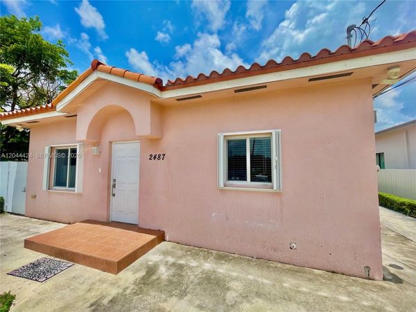 2487 W 5th Ct , Unit Front, Hialeah, FL 33010