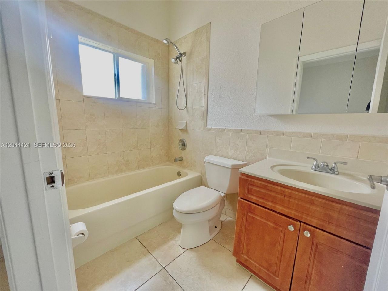 2487 W 5th Ct , Unit Front, Hialeah, FL 33010 Photo