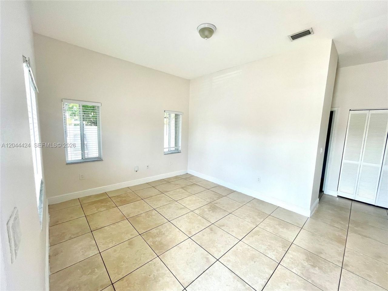 2487 W 5th Ct , Unit Front, Hialeah, FL 33010 Photo