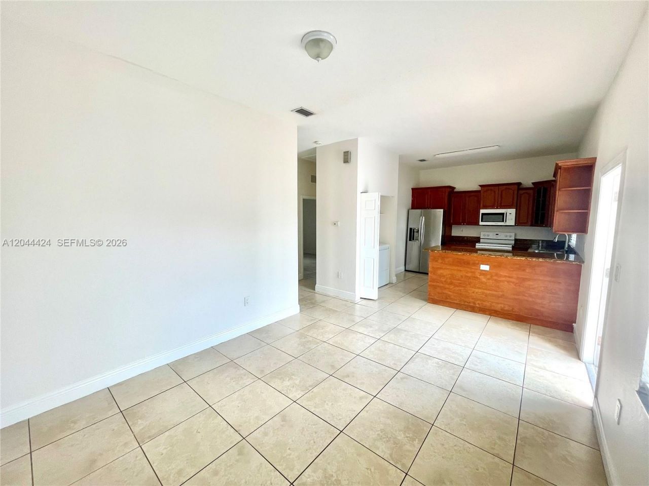 2487 W 5th Ct , Unit Front, Hialeah, FL 33010 Photo