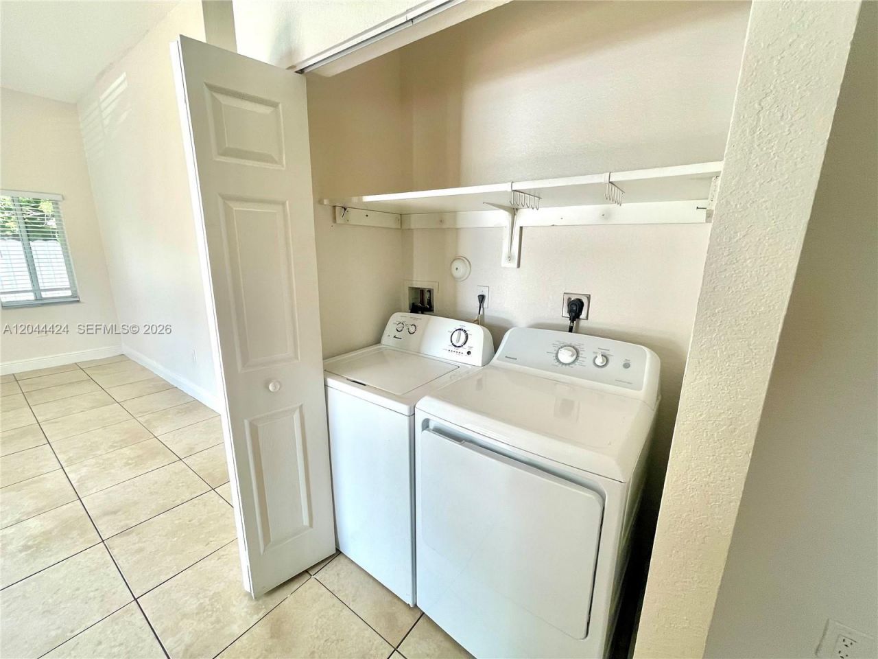 2487 W 5th Ct , Unit Front, Hialeah, FL 33010 Photo