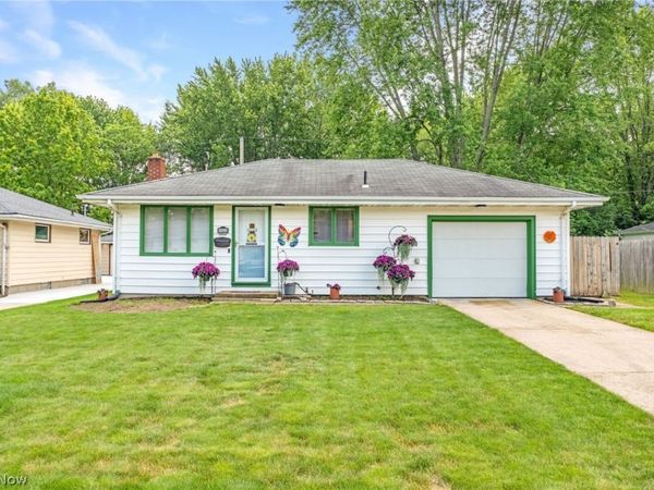 1024 Oakwood Drive , Elyria, OH 44035