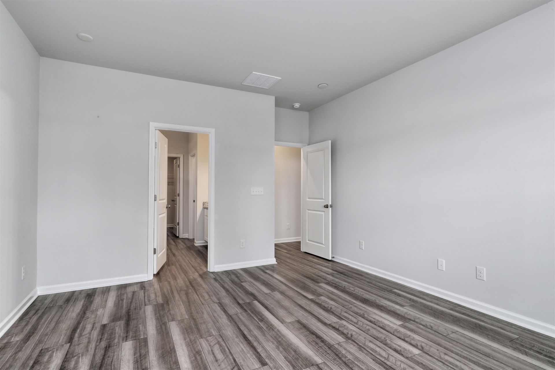 820 Wild Indigo Dr Photo 14