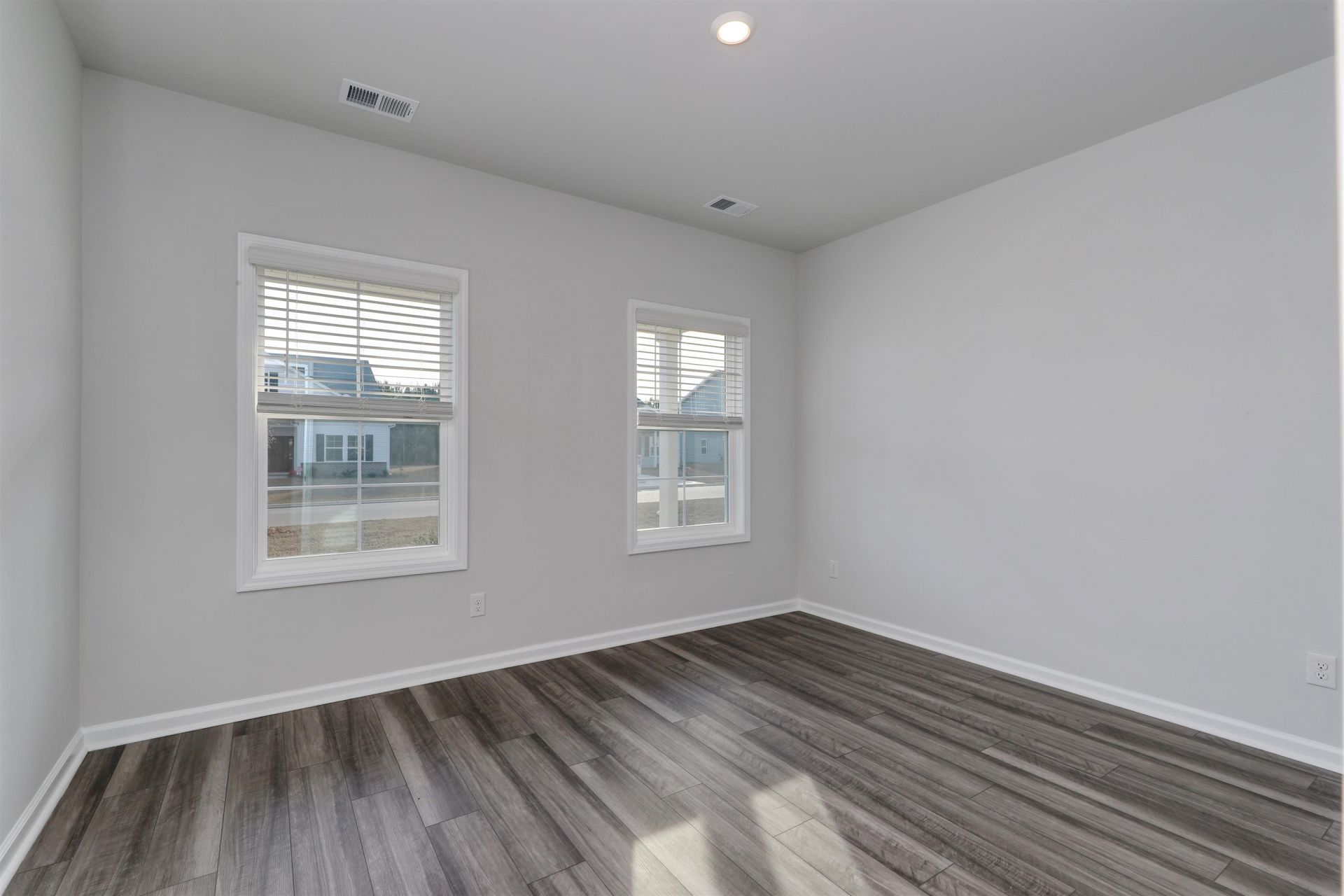 820 Wild Indigo Dr Photo 20