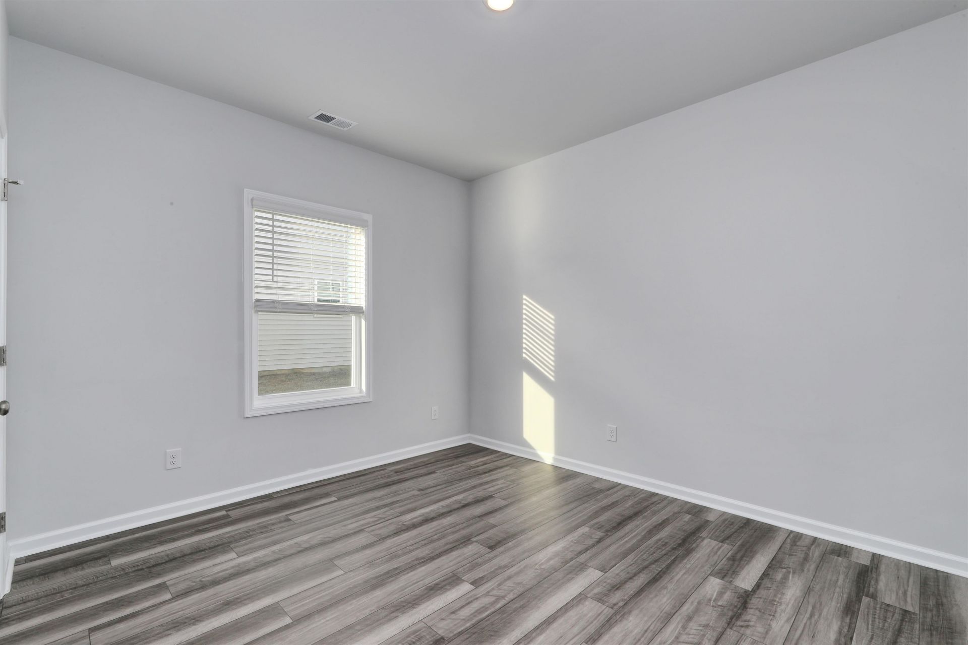 820 Wild Indigo Dr Photo 22
