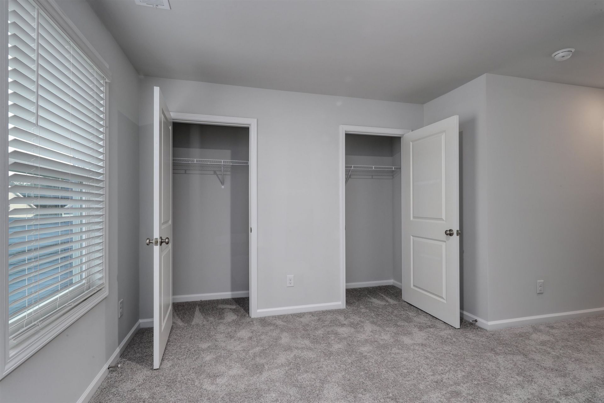820 Wild Indigo Dr Photo 25
