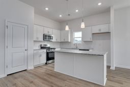 820 Wild Indigo Dr photo 4