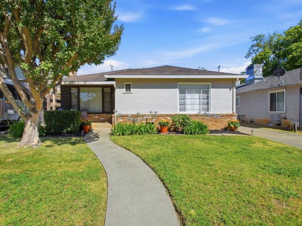 617 45th St, Sacramento, CA 95819