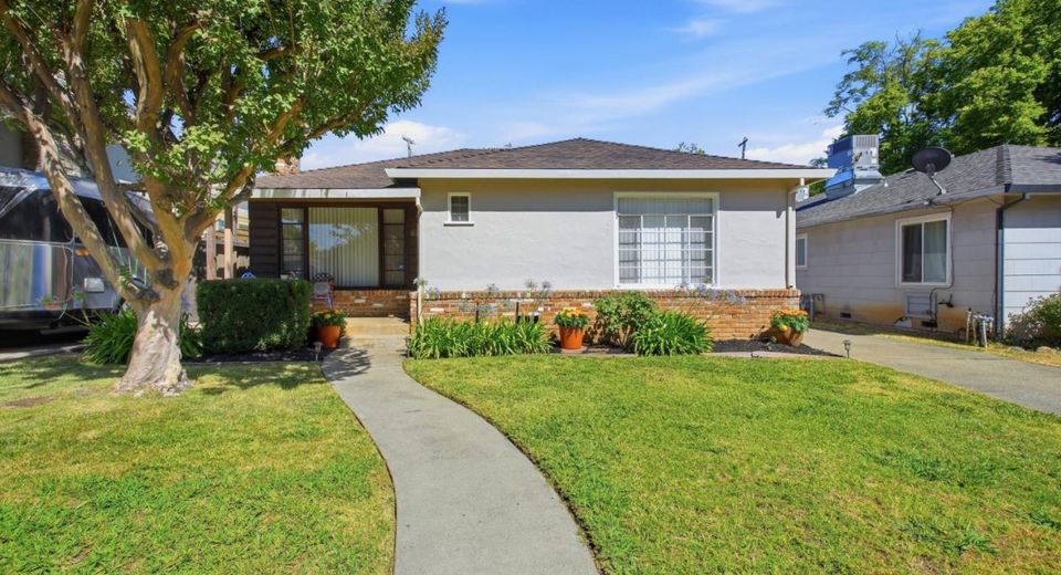 617 45th St, Sacramento, CA 95819 Photo