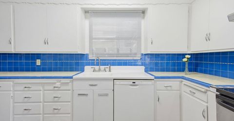617 45th St, Sacramento, CA 95819 Photo