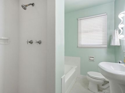 617 45th St, Sacramento, CA 95819 Photo