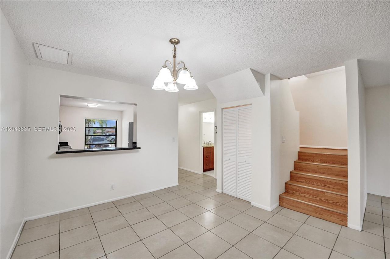 9220 NW 14th St , Unit 272, Pembroke Pines, FL 33024 Photo
