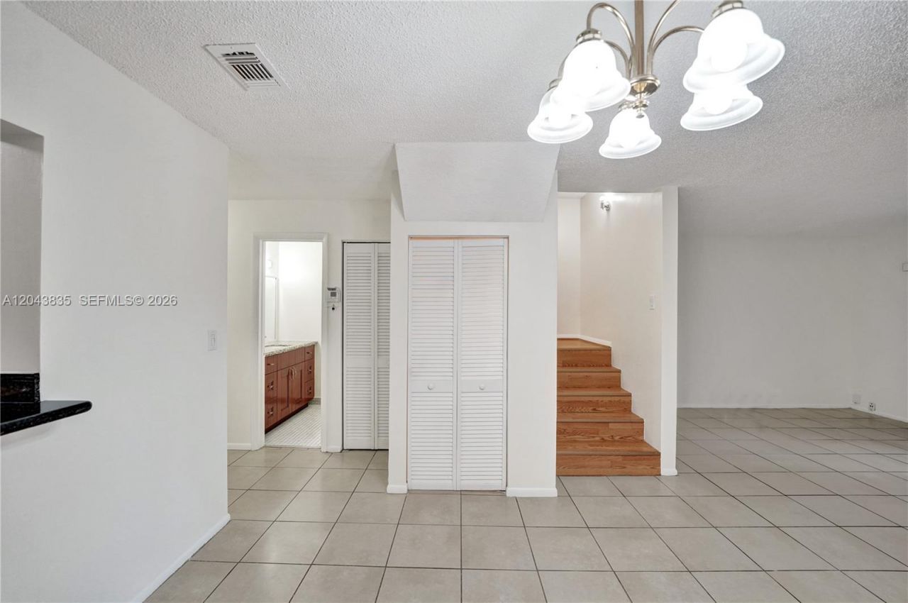 9220 NW 14th St , Unit 272, Pembroke Pines, FL 33024 Photo
