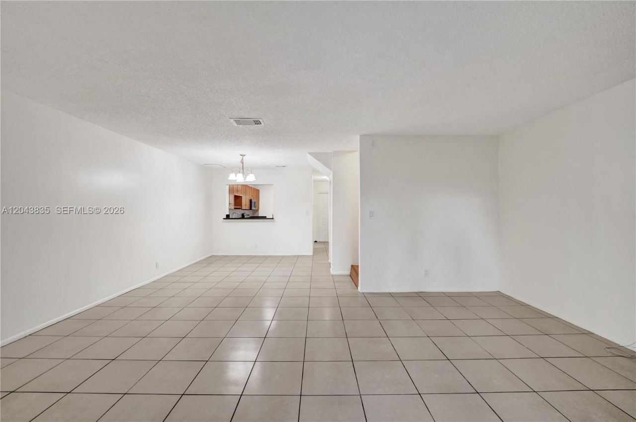 9220 NW 14th St , Unit 272, Pembroke Pines, FL 33024 Photo