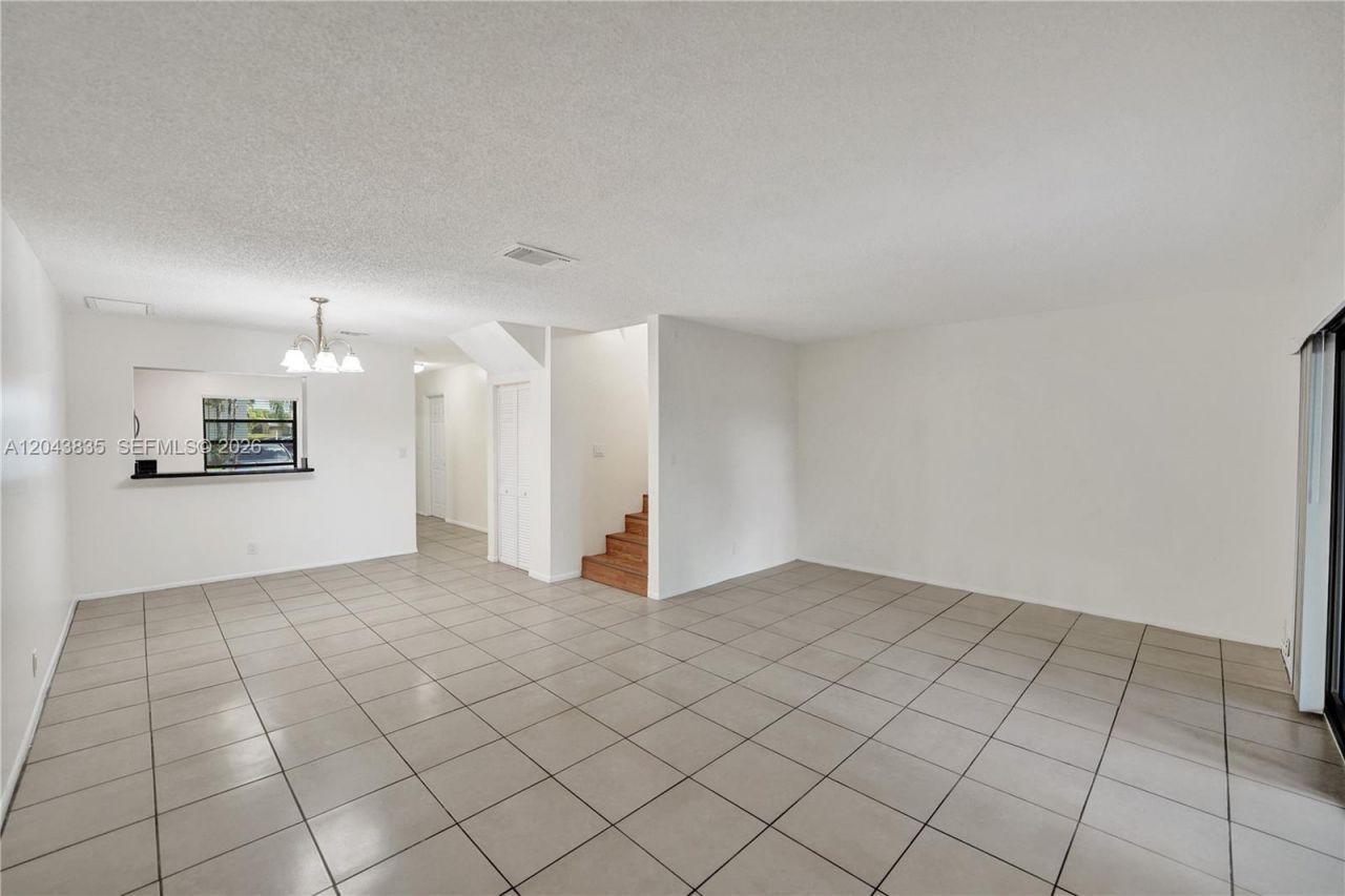 9220 NW 14th St , Unit 272, Pembroke Pines, FL 33024 Photo
