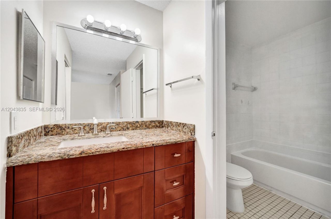 9220 NW 14th St , Unit 272, Pembroke Pines, FL 33024 Photo