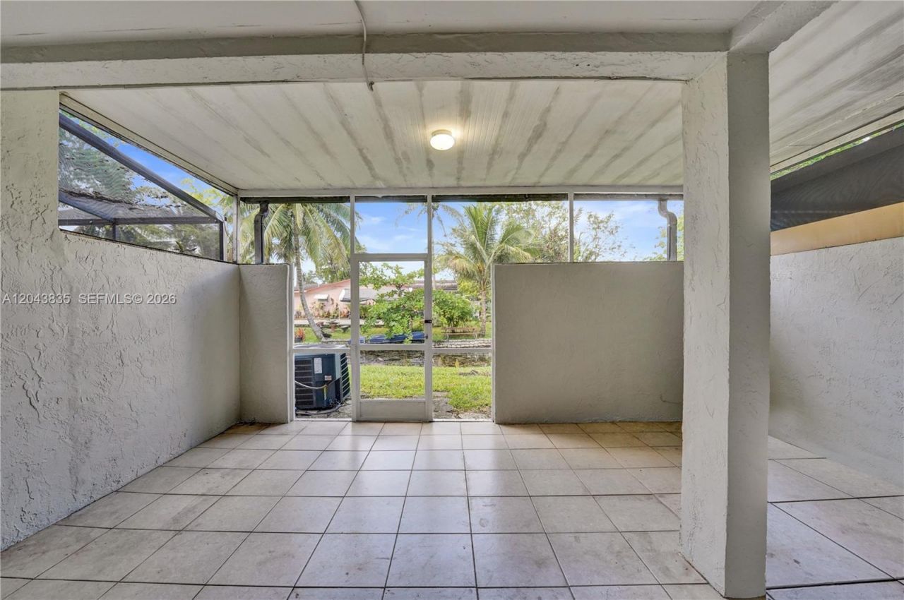 9220 NW 14th St , Unit 272, Pembroke Pines, FL 33024 Photo