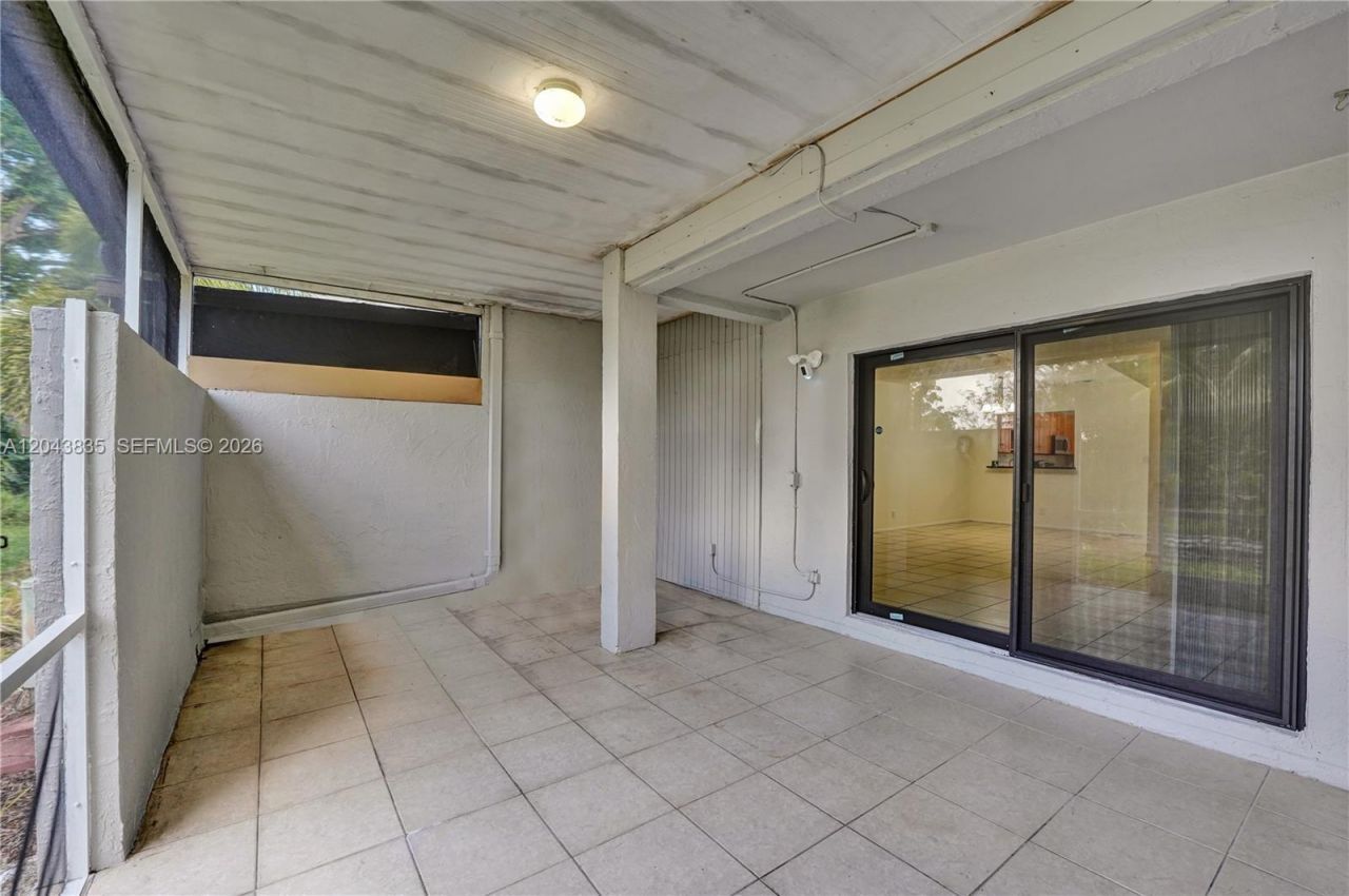 9220 NW 14th St , Unit 272, Pembroke Pines, FL 33024 Photo