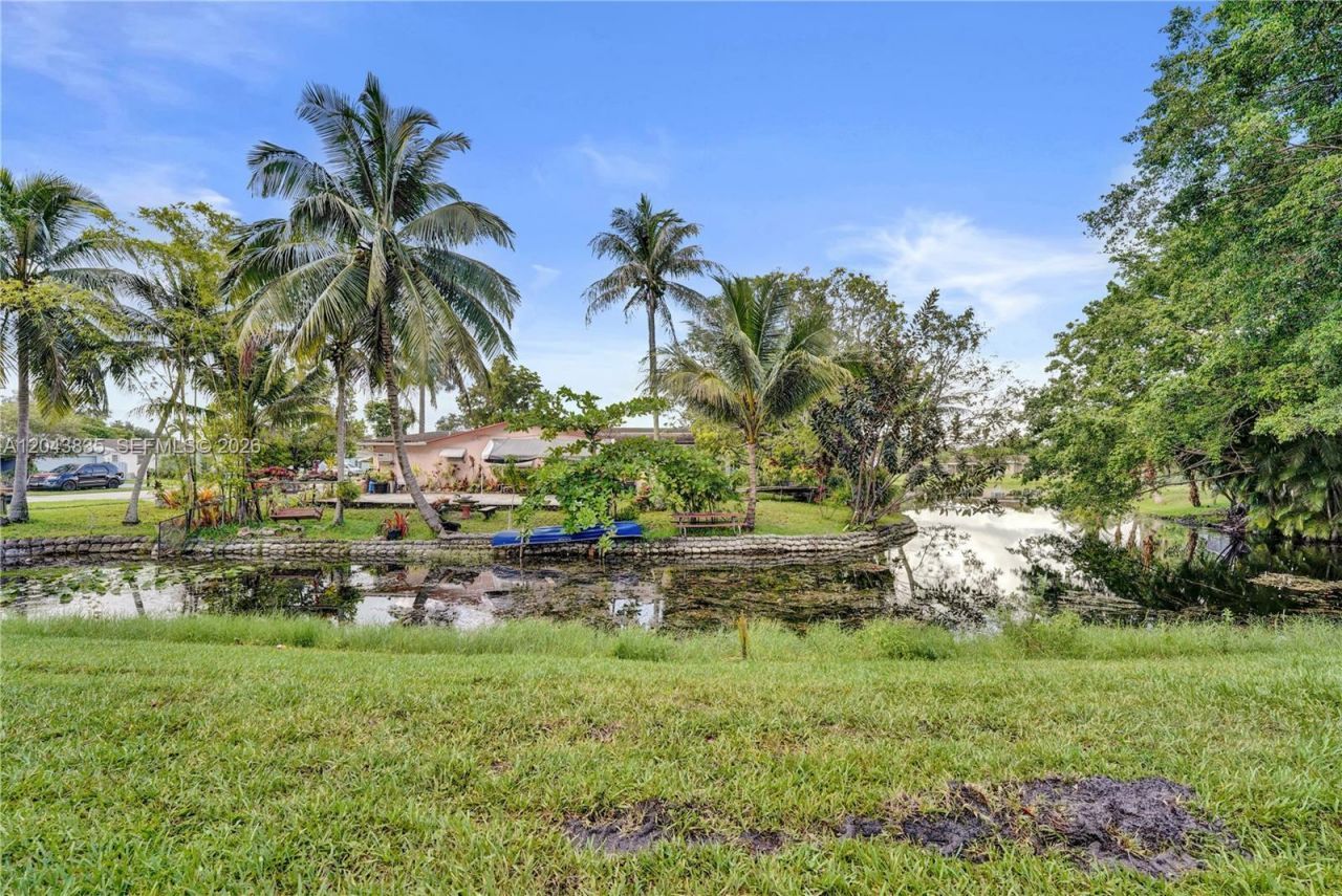 9220 NW 14th St , Unit 272, Pembroke Pines, FL 33024 Photo