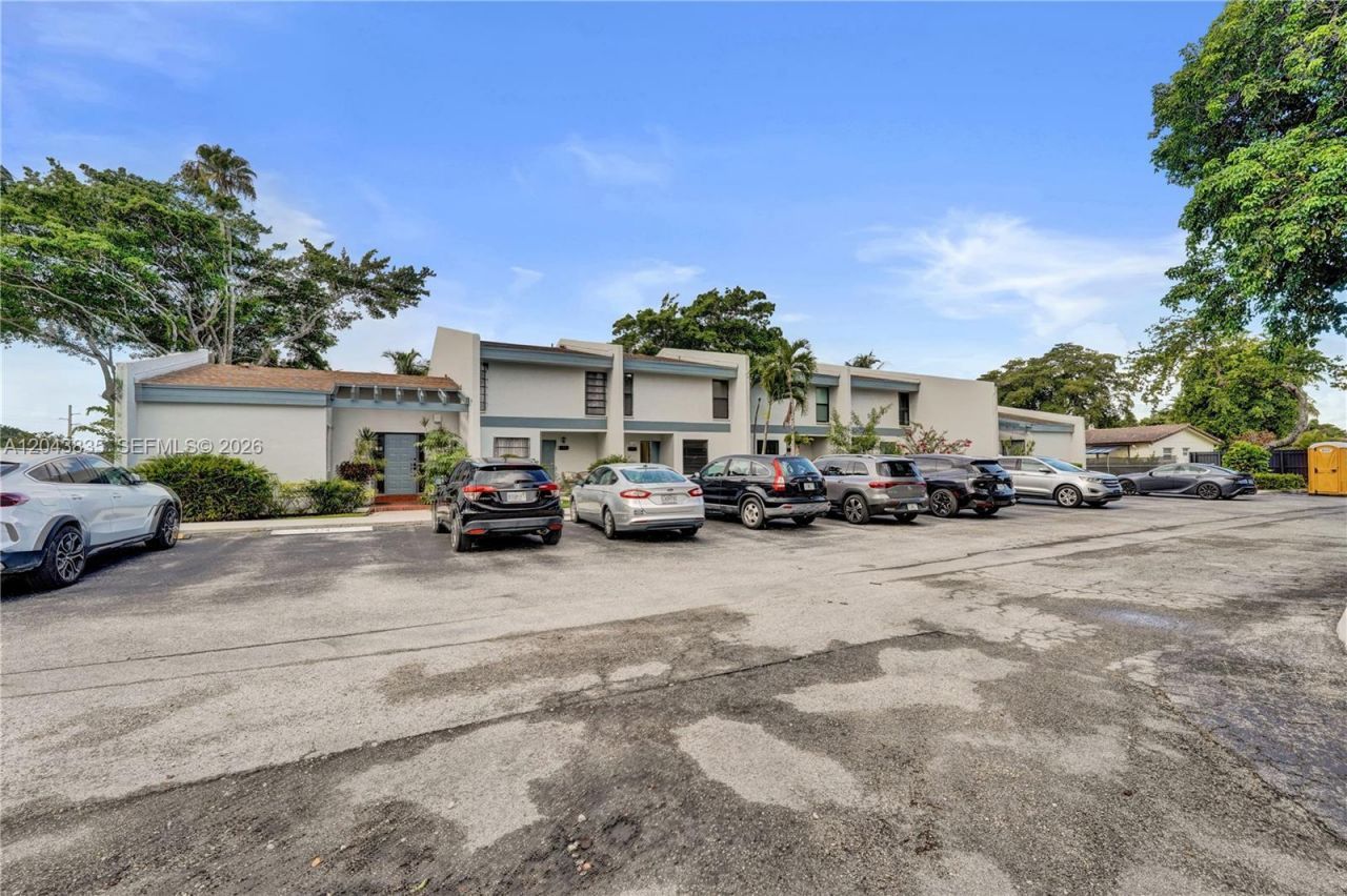 9220 NW 14th St , Unit 272, Pembroke Pines, FL 33024 Photo