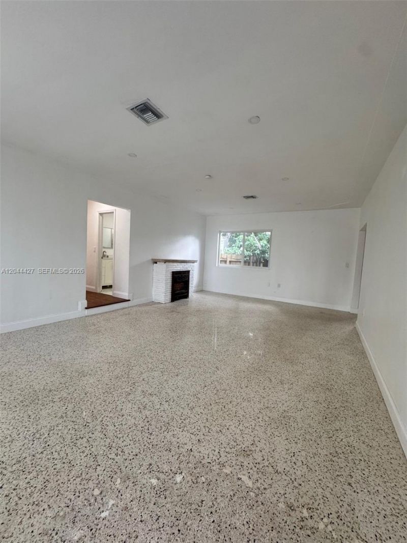 4700 SW 7th St , Miami, FL 33134 Photo