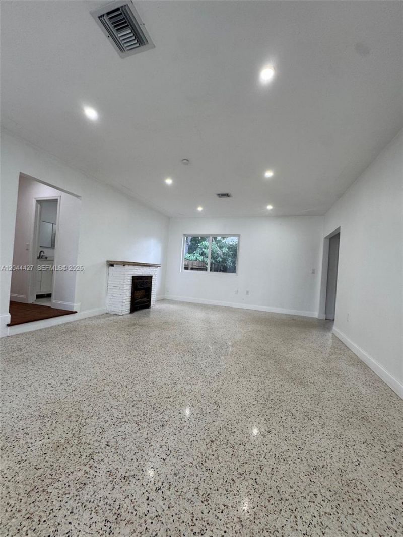 4700 SW 7th St , Miami, FL 33134 Photo