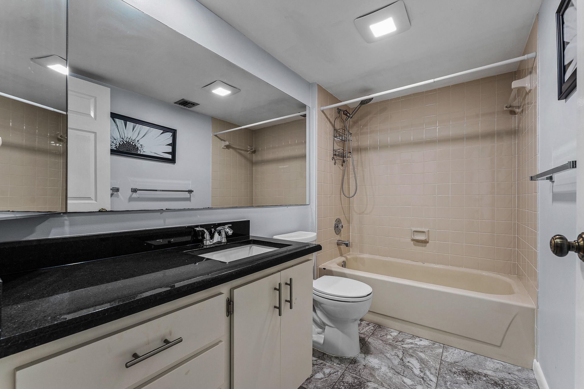 6097 Balboa Circle, Unit 202, Boca Raton, FL 33433 Photo