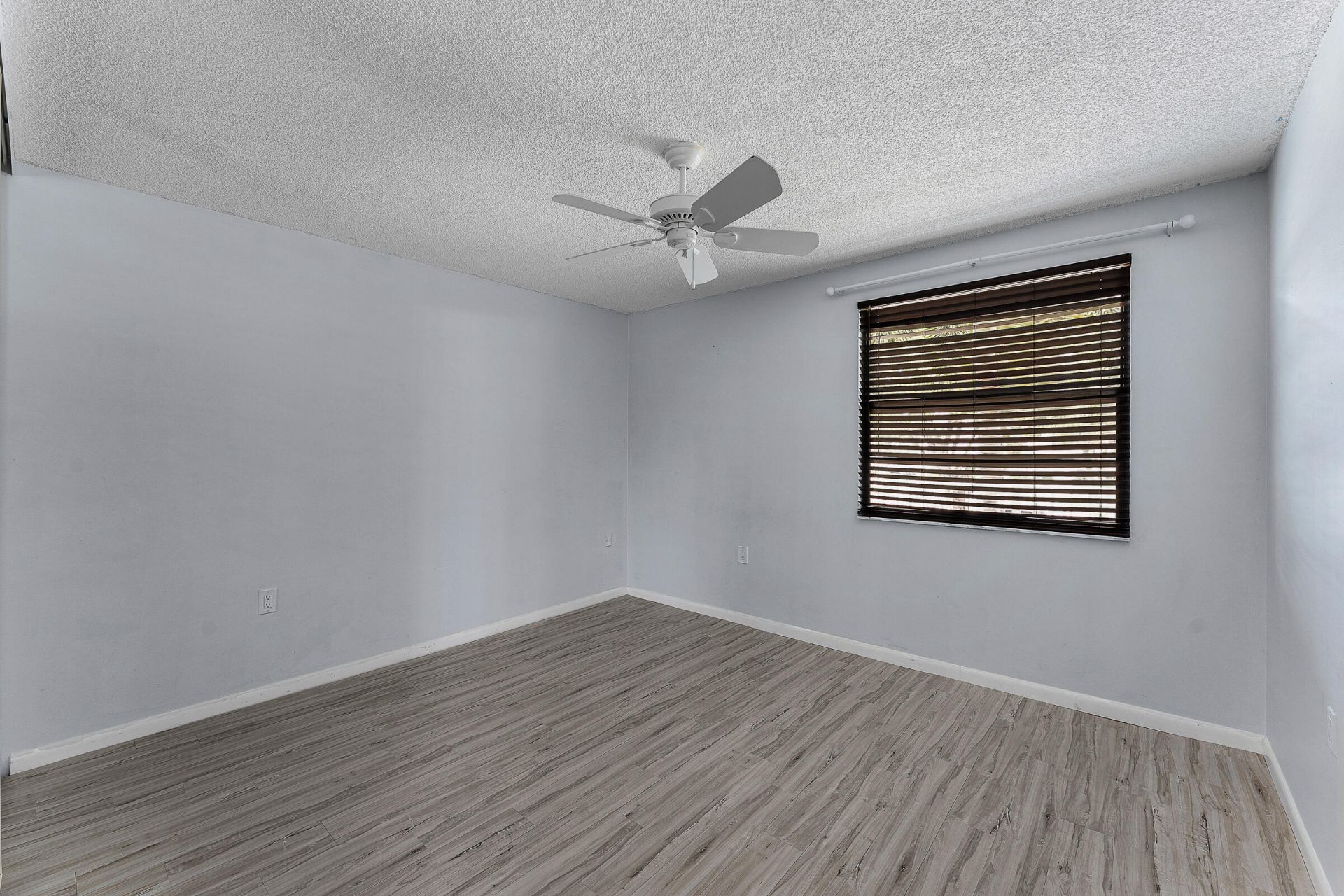 6097 Balboa Circle, Unit 202, Boca Raton, FL 33433 Photo