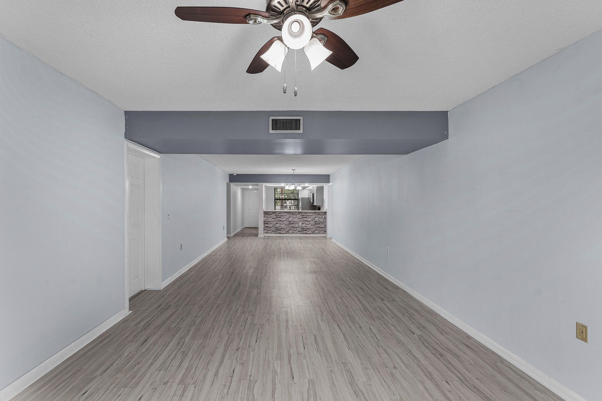6097 Balboa Circle, Unit 202, Boca Raton, FL 33433 Photo