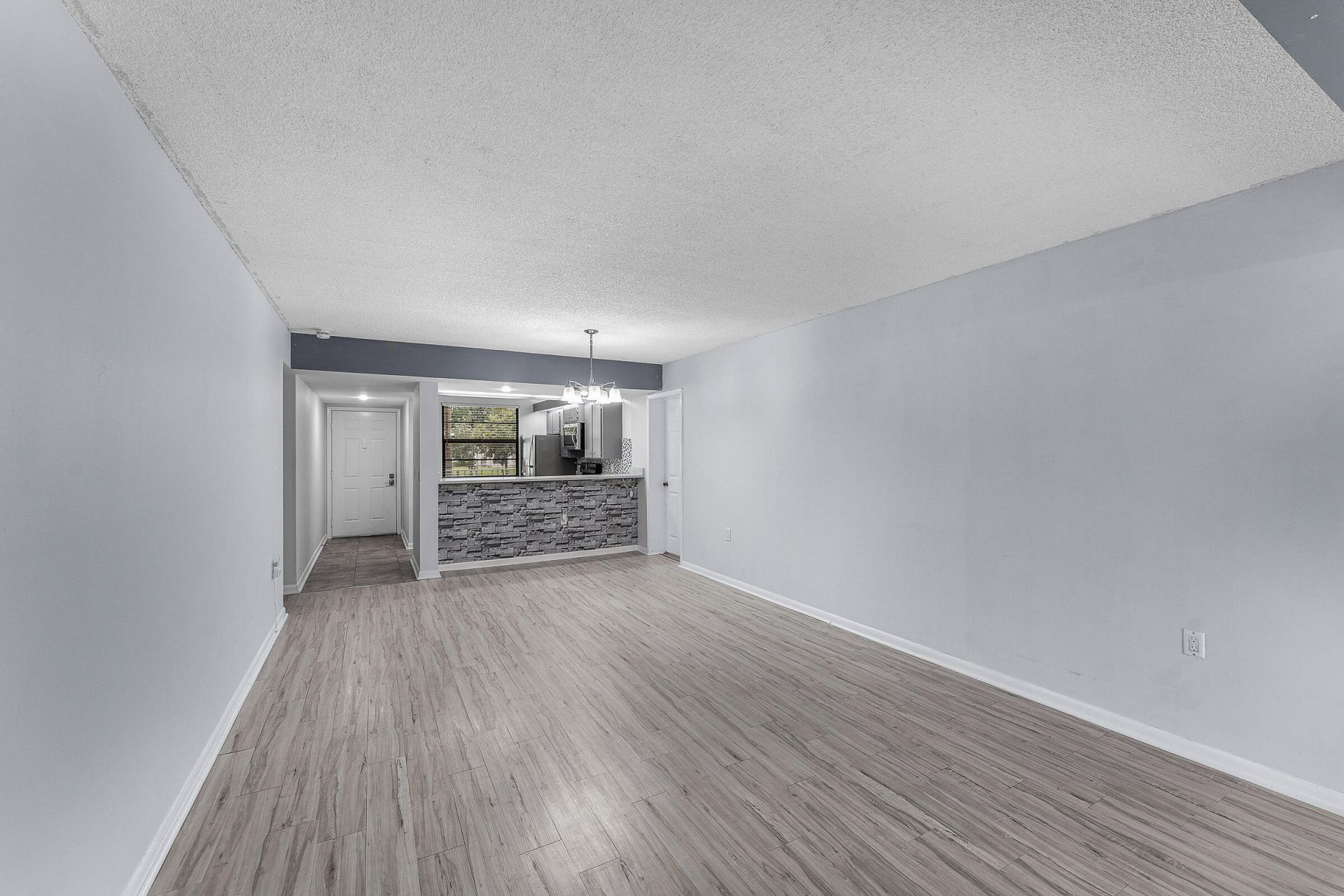 6097 Balboa Circle, Unit 202, Boca Raton, FL 33433 Photo