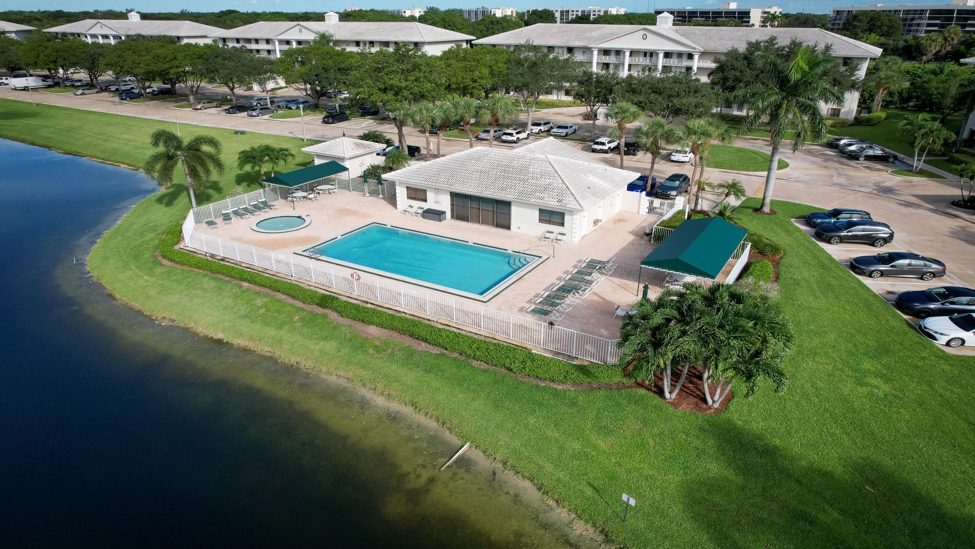 6097 Balboa Circle, Unit 202, Boca Raton, FL 33433 Photo