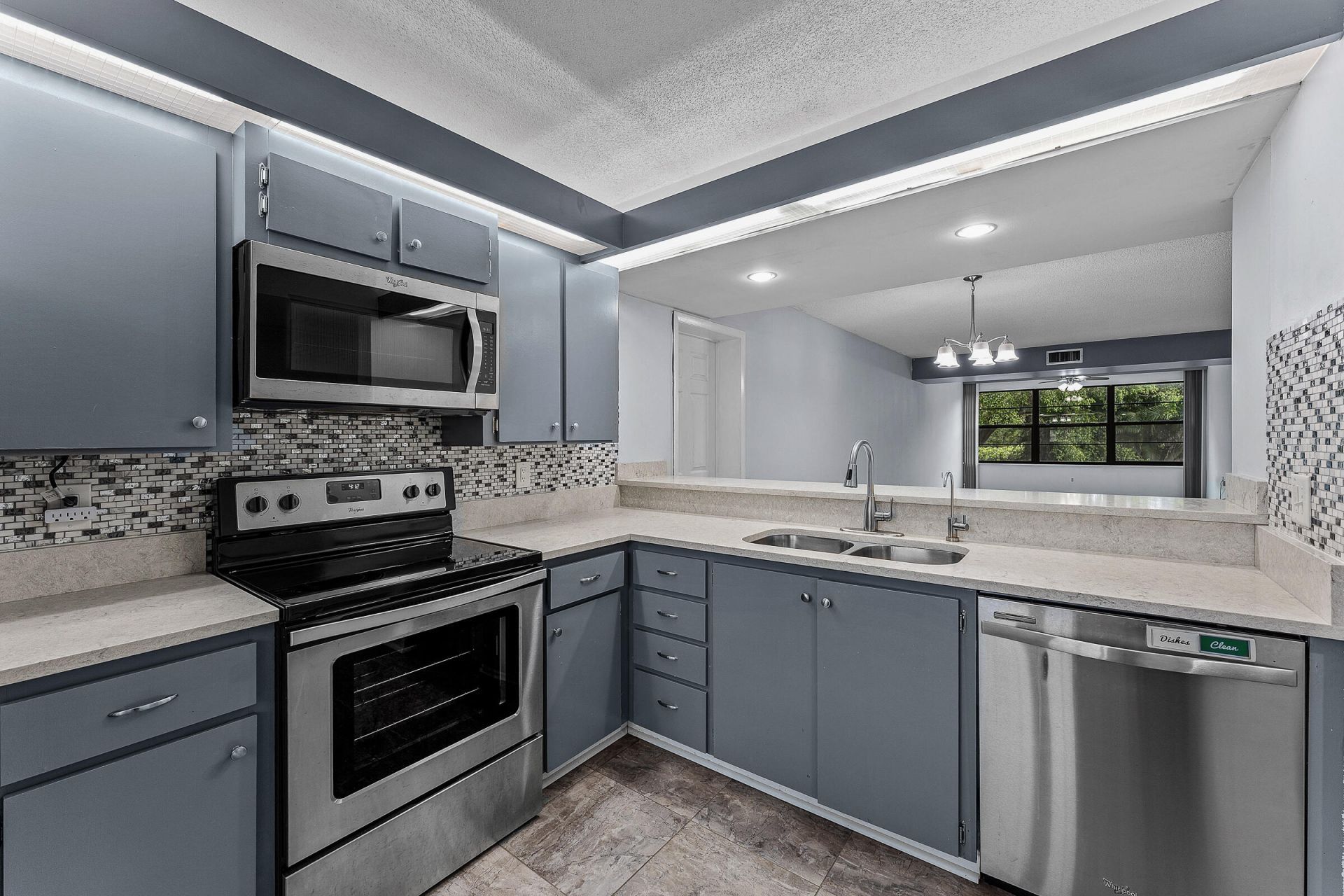 6097 Balboa Circle, Unit 202, Boca Raton, FL 33433 Photo