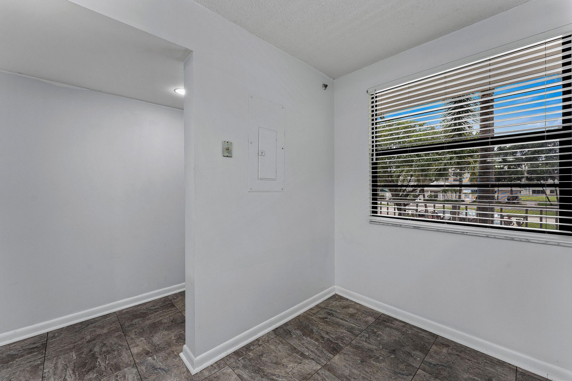 6097 Balboa Circle, Unit 202, Boca Raton, FL 33433 Photo