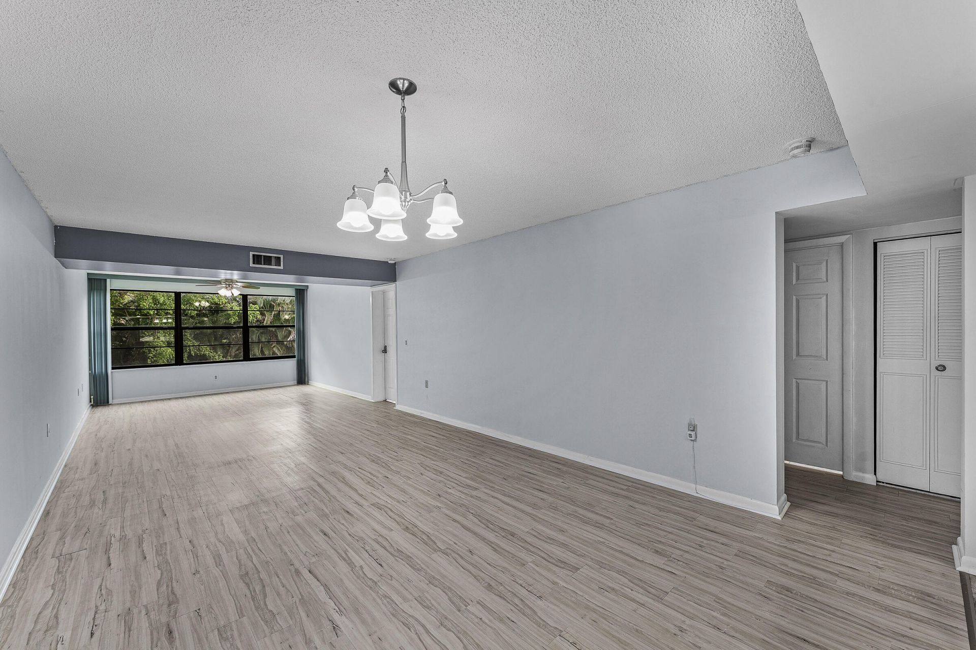 6097 Balboa Circle, Unit 202, Boca Raton, FL 33433 Photo