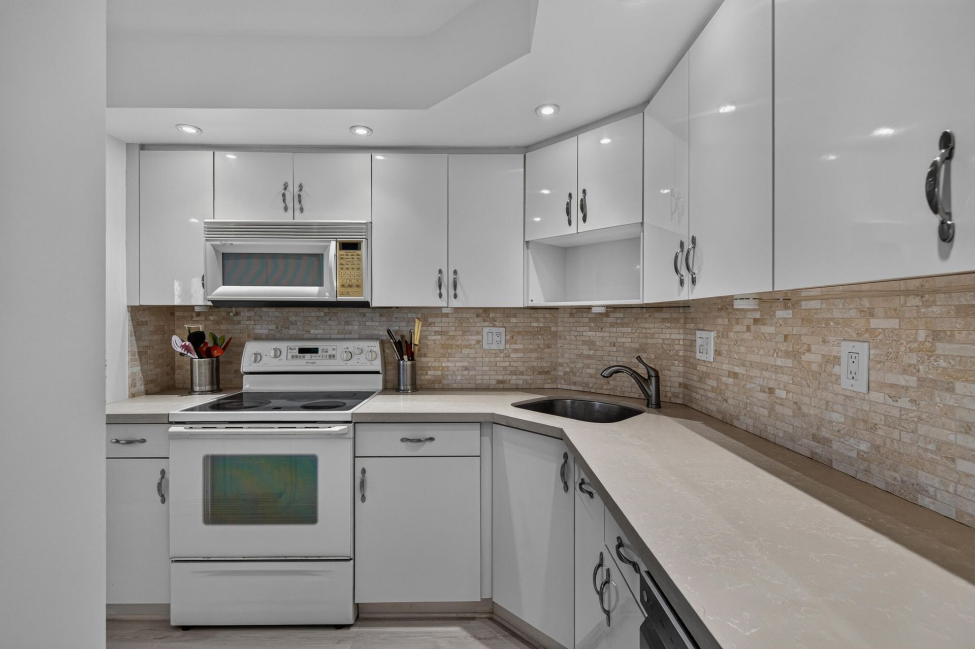 3800 Galt Ocean Drive, Unit 1605, Fort Lauderdale, FL 33308 Photo