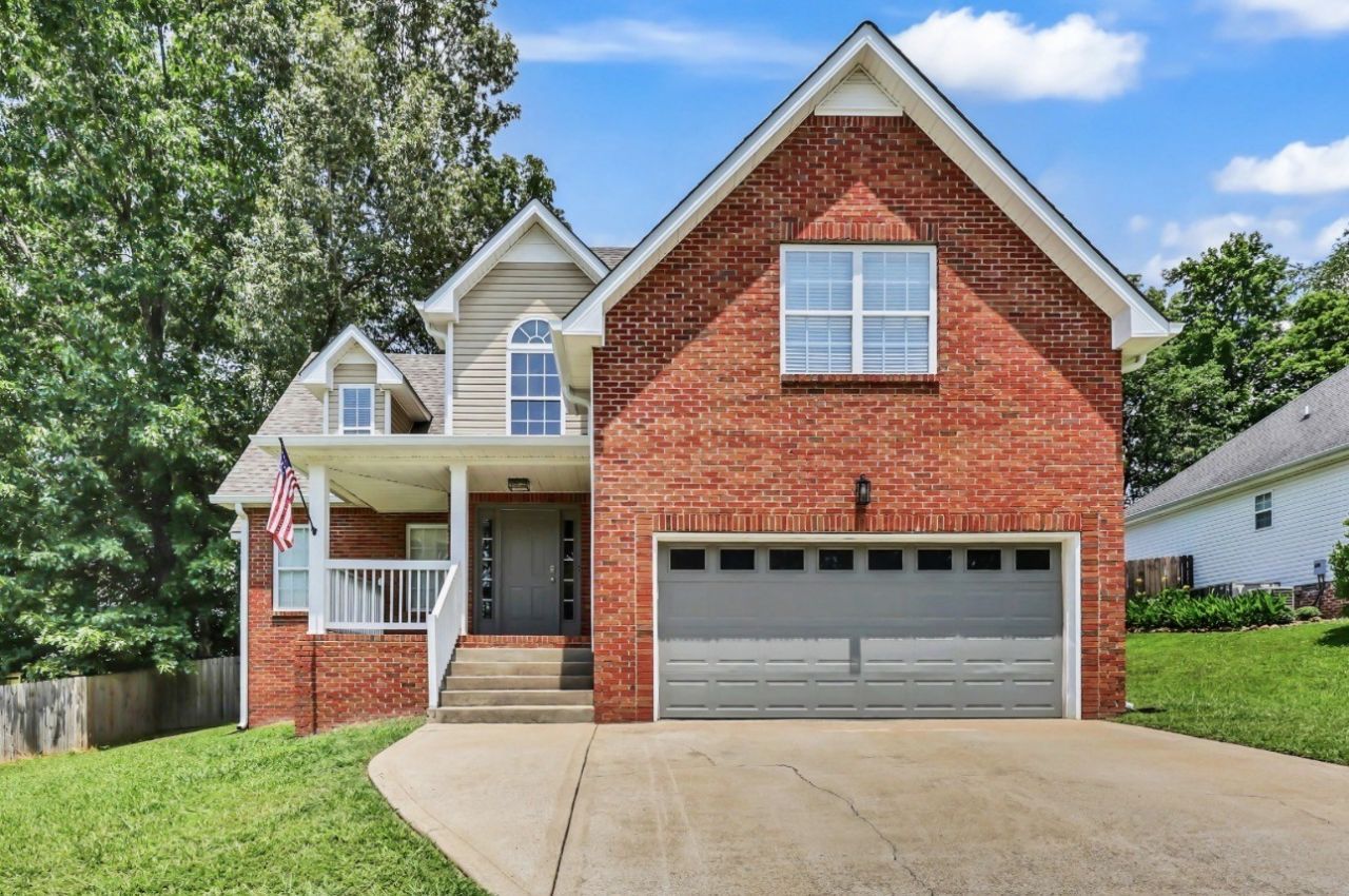 3129 Holly Pt, Clarksville, TN 37043 Main Photo