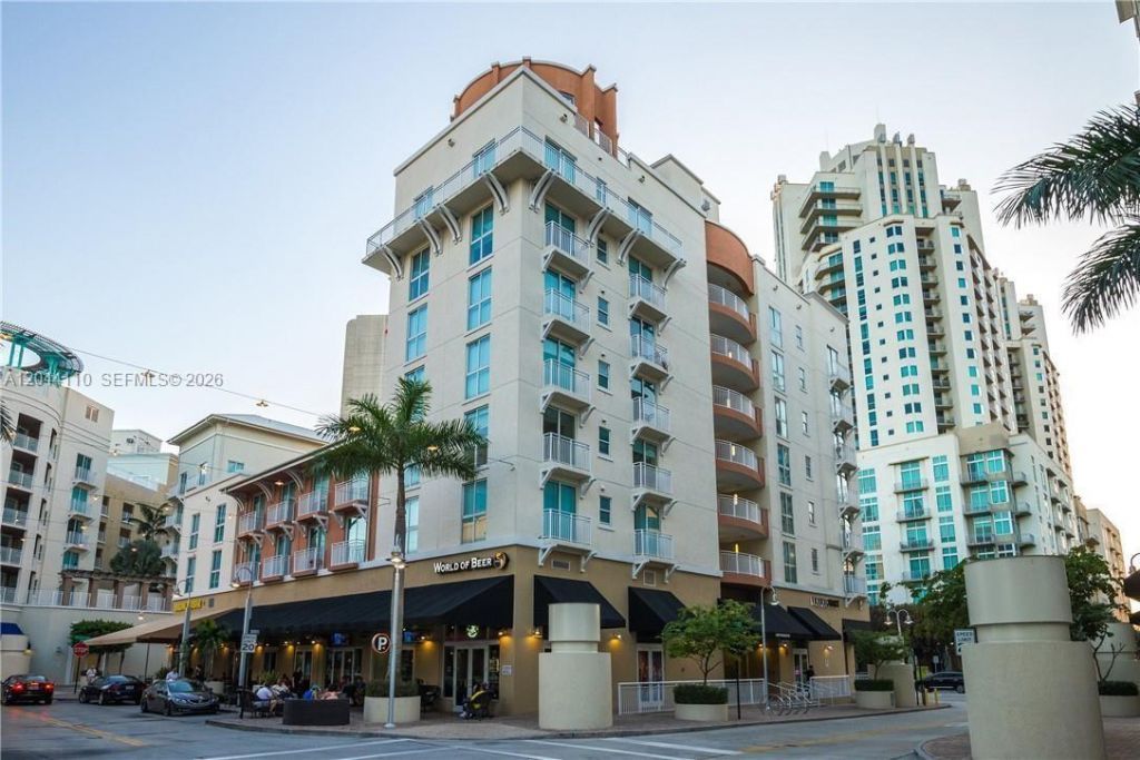 7280 SW 90th St , Unit 205, Miami, FL 33156 Photo