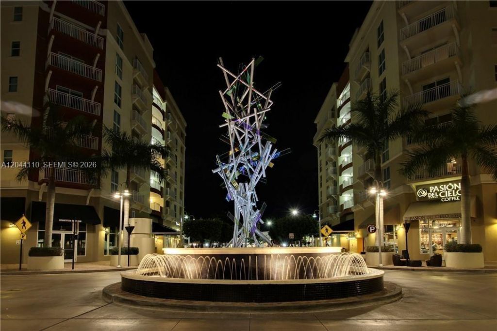 7280 SW 90th St , Unit 205, Miami, FL 33156 Photo