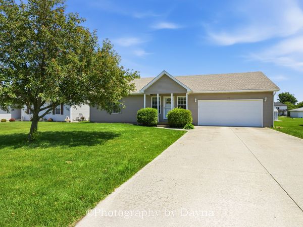 475 S Elm Avenue , St. Anne, IL 60964