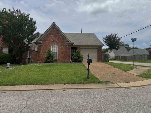 2818 MISTY BRIAR CV, Memphis, TN 38002
