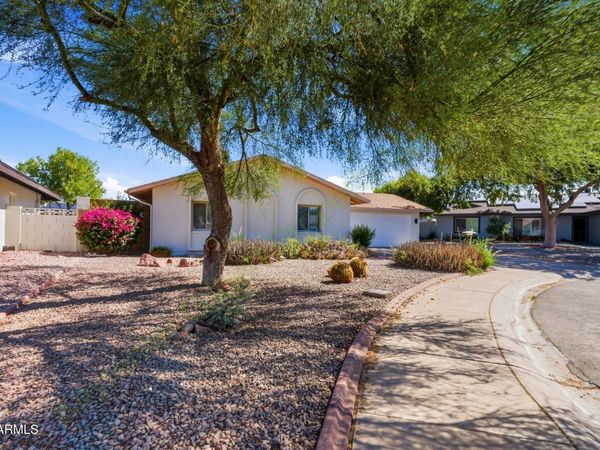 8608 E WHITTON Avenue, Scottsdale, AZ 85251