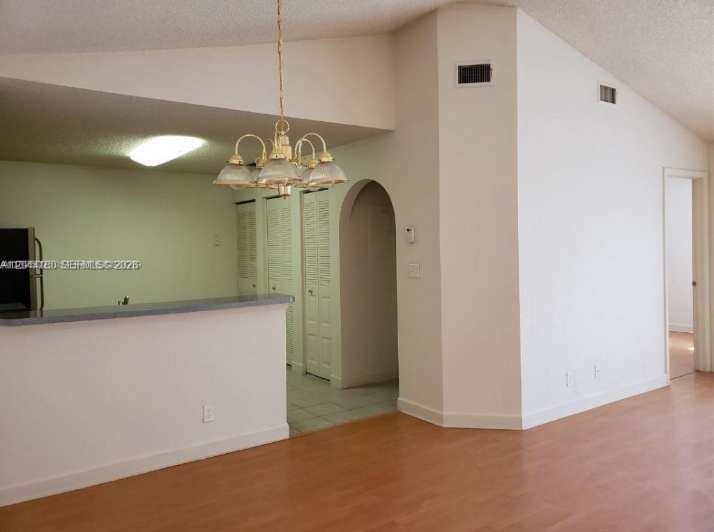 10105 W Sunrise Blvd , Unit 303, Plantation, FL 33322 Photo