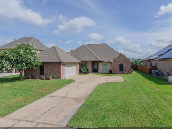 8669 Sandpiper, Denham Springs, LA 70706