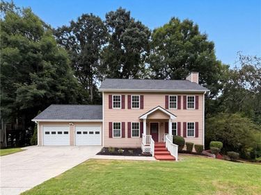 4615 Creek Bluff Drive, Buford, GA 30518