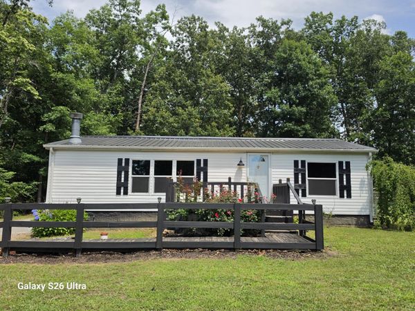 1361 Lakeshore Dr , Beechgrove, TN 37018