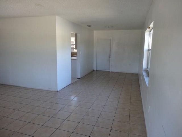 2400 NW 21st Street, Unit 3, Fort Lauderdale, FL 33311 Photo